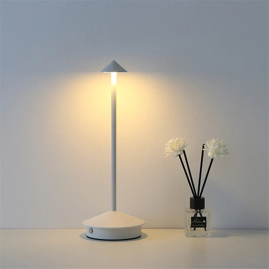 ArrowGlow™ Wireless Touch Lamp – Elegant Cordless Table Lamp for Home and Office 10