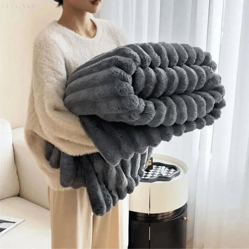 ComfortCuddle™ Fleece Blanket - Soft, Fluffy Warmth for Cozy Nights 12