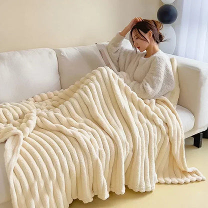 ComfortCloud™ Plush Blanket - Ultra-Soft Fleece Throw for Cozy Nights 1