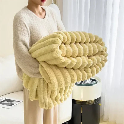 ComfortCloud™ Plush Blanket - Ultra-Soft Fleece Throw for Cozy Nights 5