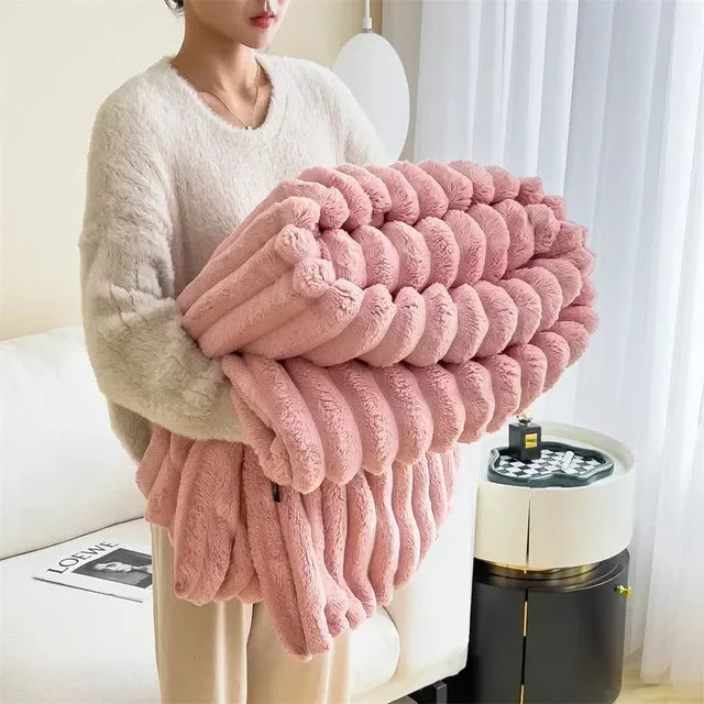 ComfortCloud™ Plush Blanket - Ultra-Soft Fleece Throw for Cozy Nights 6