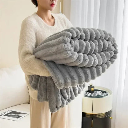 ComfortCloud™ Plush Blanket - Ultra-Soft Fleece Throw for Cozy Nights 7