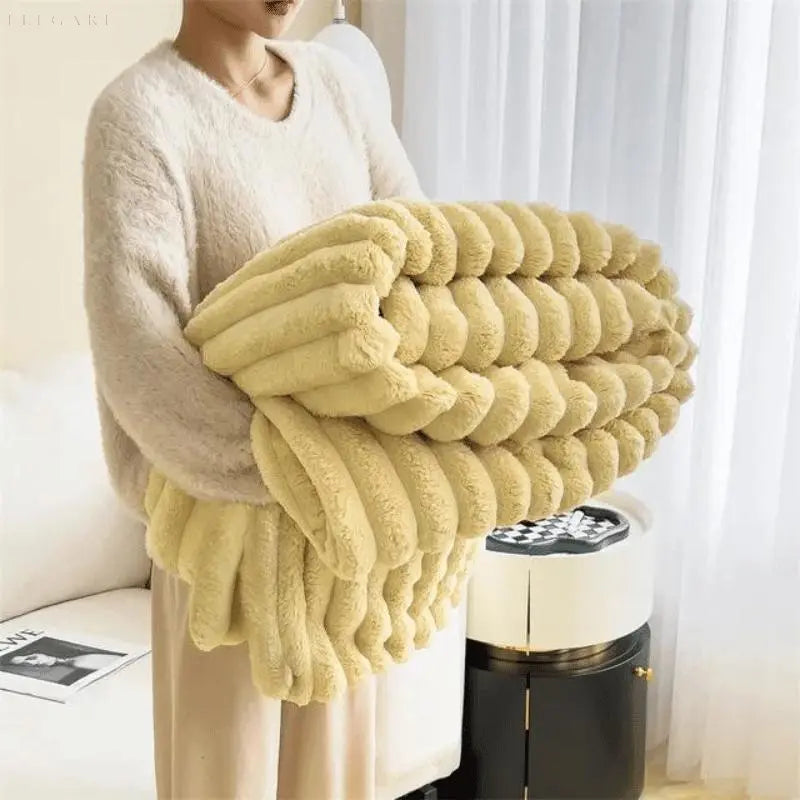 ComfortCuddle™ Fleece Blanket - Soft, Fluffy Warmth for Cozy Nights 11