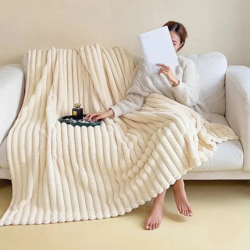 ComfortCuddle™ Fleece Blanket - Soft, Fluffy Warmth for Cozy Nights 2