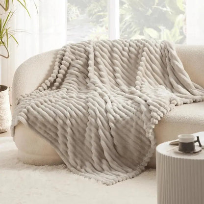 ComfortCuddle™ Fleece Blanket - Soft, Fluffy Warmth for Cozy Nights 7