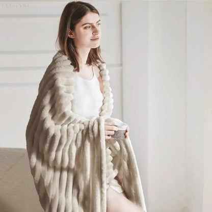 ComfortCuddle™ Fleece Blanket - Soft, Fluffy Warmth for Cozy Nights 8