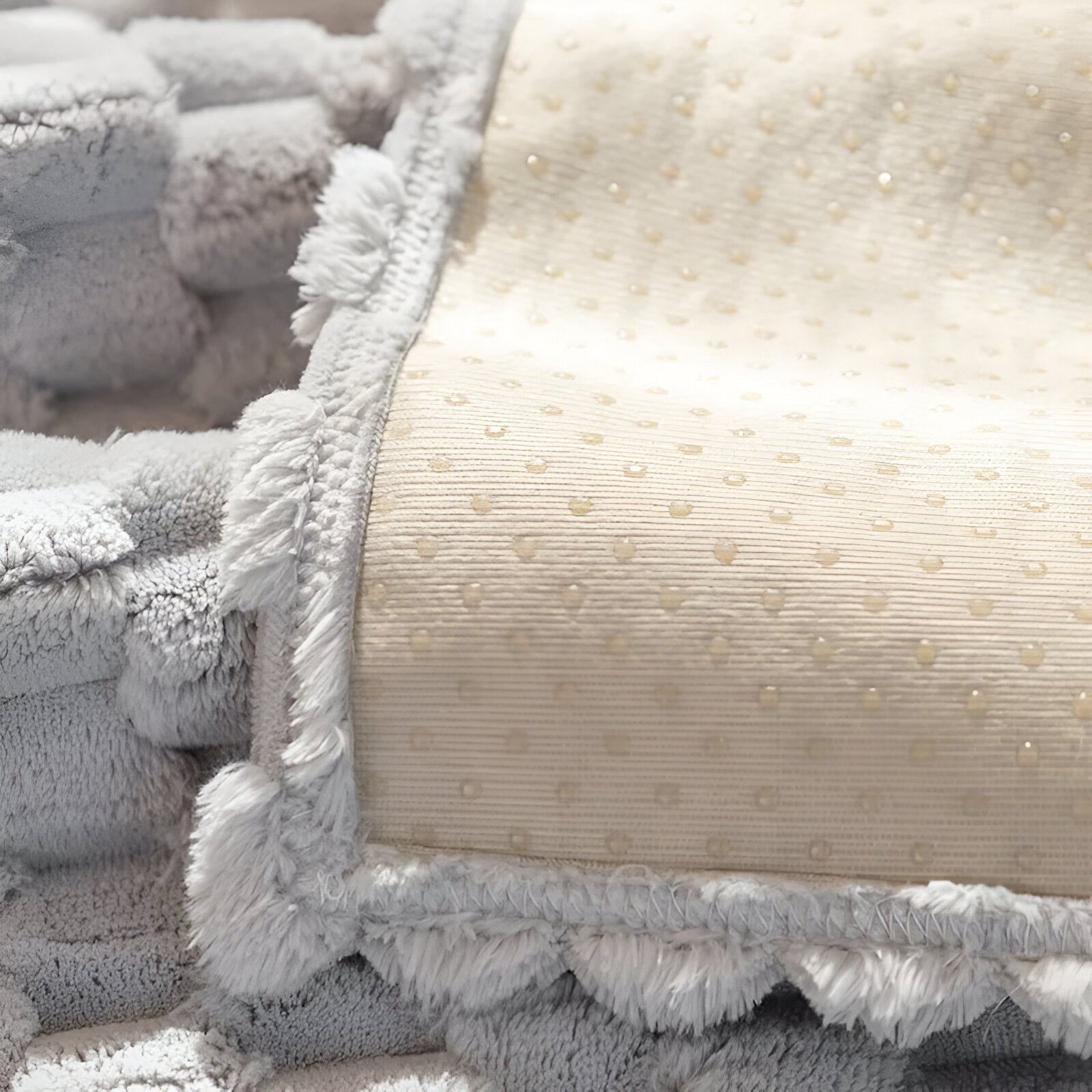 WeaveFluff™ Non-Slip Sofa Cover - Stylish Couch Covers for Dogs and Families 3